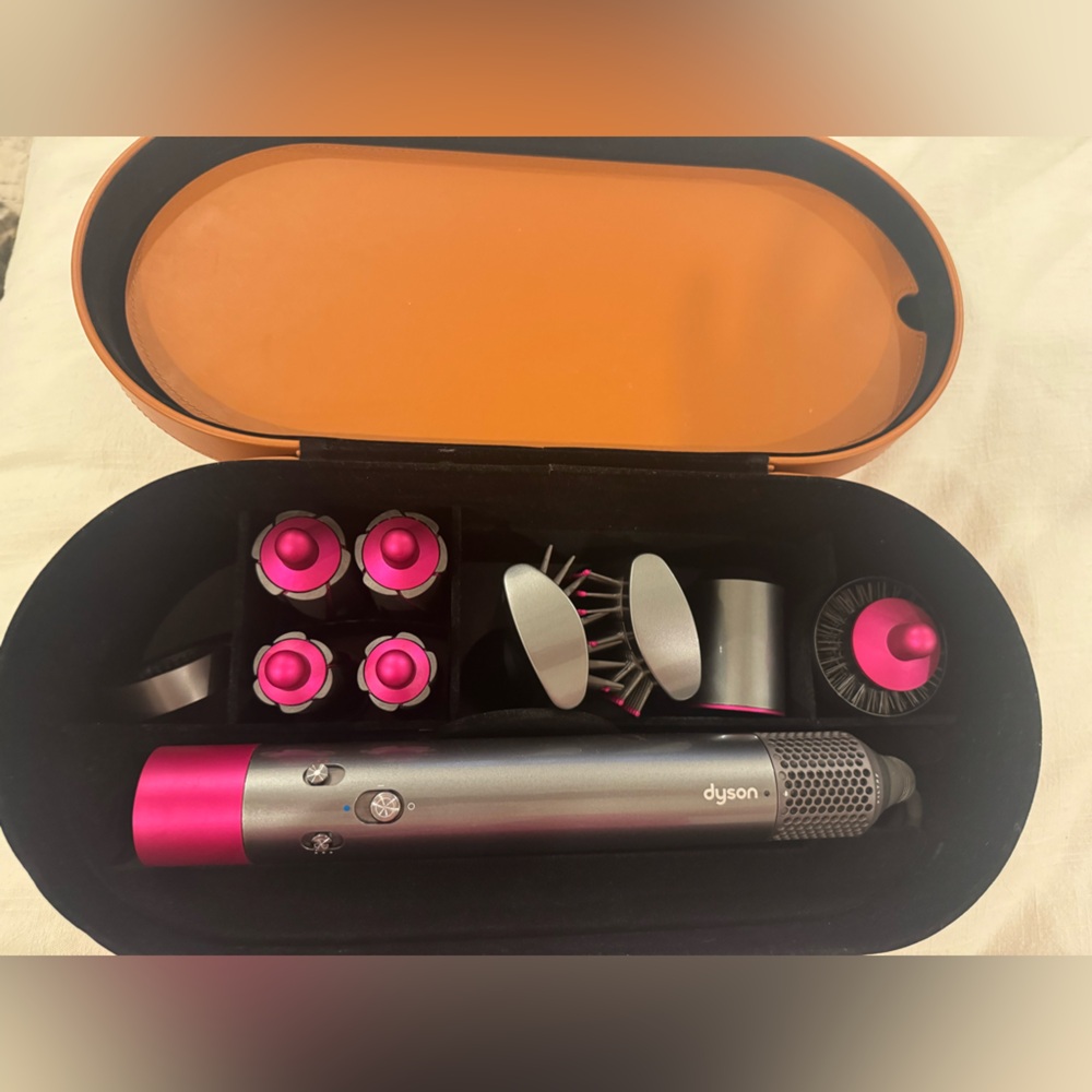 Dyson Airwrap with attachments & case